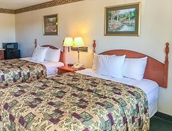 Days Inn Sandersville Екстериор снимка